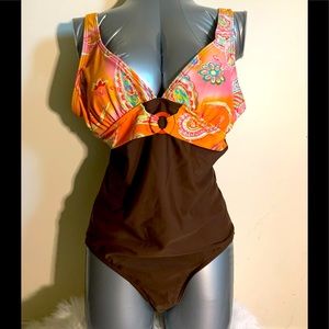 Your best look woman’s one piece swimsuit bathing suit